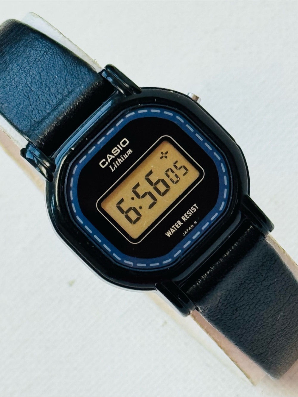 Vintage Casio 1980's Women's Small Black Resin Digital Watch 6.5" MAX 401 L-2